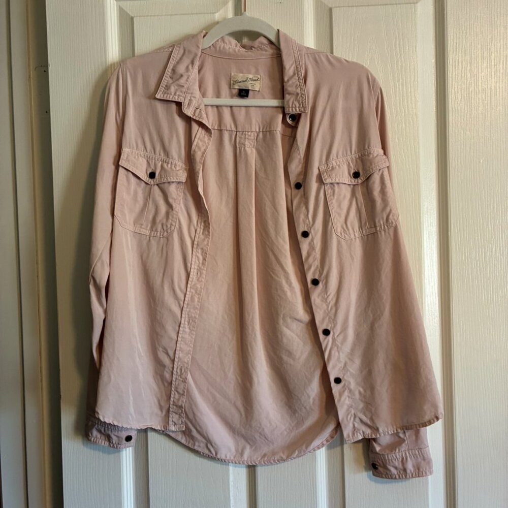 Universal Thread button-up collard shirt